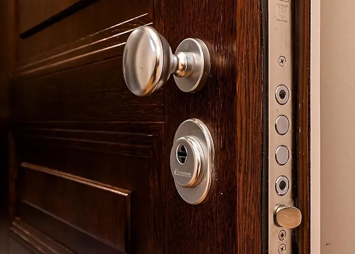 1 Bdr - Luxe, Right Near Vienna's Old Apartamento *