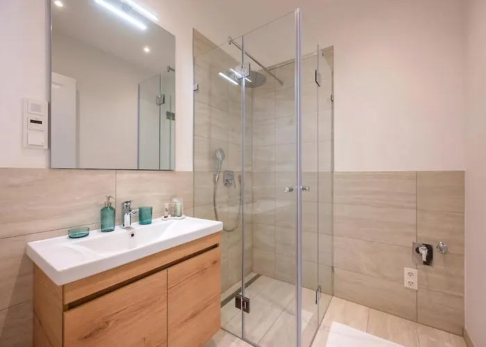 Apartamento 1 Bdr - Luxe, Right Near Vienna's Old Viena